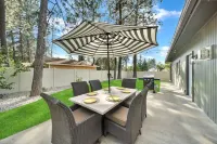 Huge Yard, Foosball, BBQ, and Cozy Vibes - Serene Spacious Haven