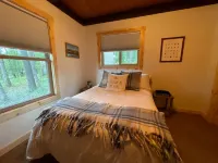 Stunning Lake Views and Spacious Living Areas - Amazing Escape