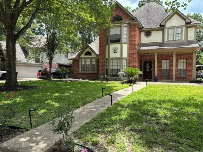 Open, Comfortable Kingwood Home Family Friendly With Pool MUST SEE