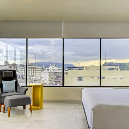 DoubleTree by Hilton Guayaquil Отели рядом с достопримечательностью «Меркадо Сур»