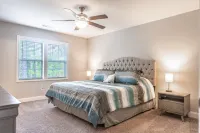 Chic Haven - Private Deck, WiFi, Family Retreat Hotels in Aberdeen