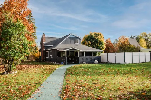 Private Hot Tub and Spacious Outdoor Patio - Luxurious Getaway 사우스 암 타운쉽 호텔