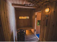 AKIYATO Sea Side Tsubaki (Moremotto Sakasama Dog Resort) Các khách sạn ở Sado