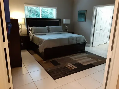 4BR Luxury Pool Home in Miami Lakes - Fully Equipped for Long Stays