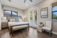 Private Pool and Arcade - Elegant Luxury Retreat