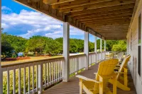 Stunning Waterfront Escape with Private Pool - Luxurious Soundside Oasis