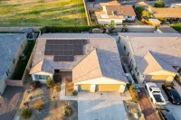 Sparkling Pool and Tiki Bar Oasis - Stunning Luxury Retreat