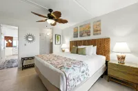 Ocean View and Jacuzzi Tub - Cozy Tropical Retreat