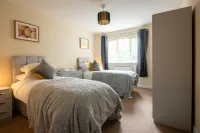 No18 Hotels in Форест Таун