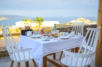 Myconian Crown Suites