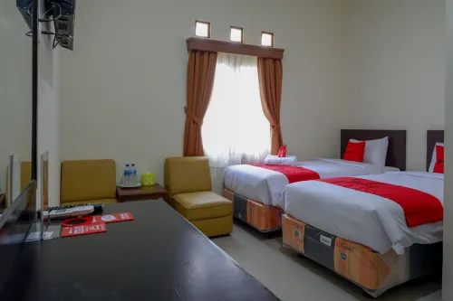 RedDoorz Near Stadion 45 Karanganyar Hotel a Reggenza di Sragen