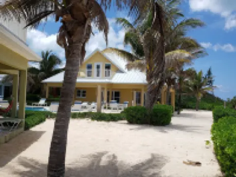 Ocean Paradise Hotels in North Side