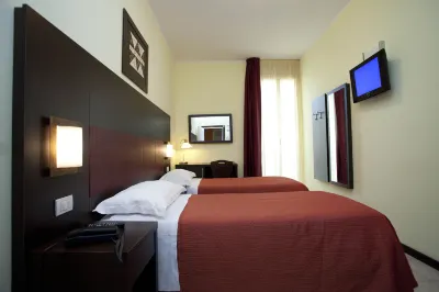 هوتل أليبي Hotels near Malatestiano Temple
