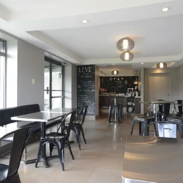 Le Fabreville Motel & Suites