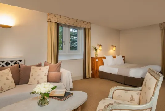 瑞奈特城堡酒店