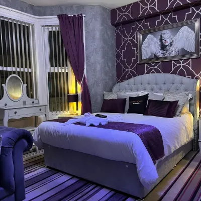 Delovely Hotel Отели рядом с достопримечательностью «Парк Стэнли»
