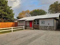 Red Raiderland Too - Walk to TTU - 3 bed 3 Bath Hotels near Texas Tech University