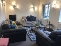 St Annes Apartment 4 - Sleeps 6 - Free Parking