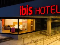 Ibis Porto Centro São Bento Hotels near Oporto Coliseum