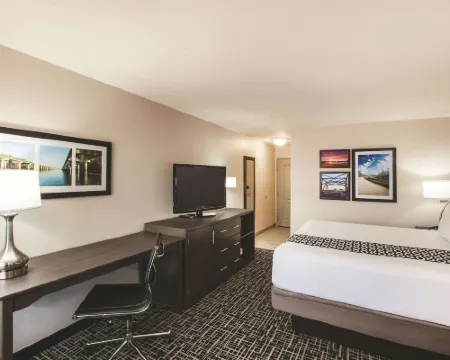 La Quinta Inn & Suites by Wyndham Walker - Denham Springs Hotels in Walker