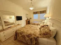 Hotel la Caravelle Hotels in Baie-Comeau