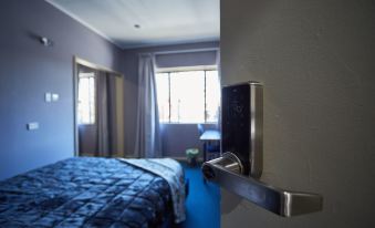 IMotel AU