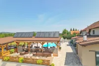 16 Lakes Guesthouse Hotels in Grabovac