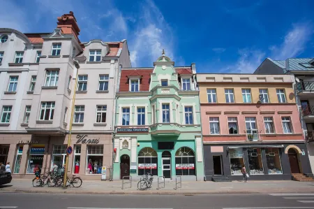 Apartamenty Świnoujście - Armii Krajowej 11 Отели рядом с достопримечательностью «Свиноуйсьценский маяк»