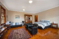 Gulgong Telegraph Station Hotels in Gulgong