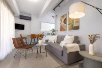 Phaedrus Living: Luxury Penthouse Potamianou