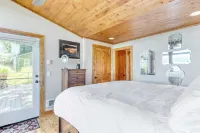 Serenity Pines by AvantStay Incredible Views Hotels in Greenbank