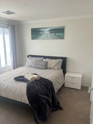 Cozy Holiday and Business Home
