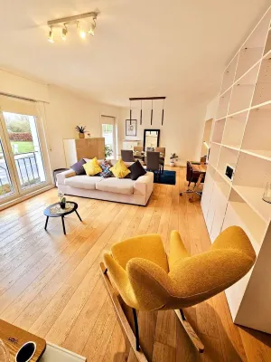 Bright 2 bedrooms flat w parking&balcont Hôtels à proximité de la Howald