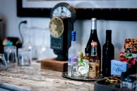 The Ivey's Hotel - bar