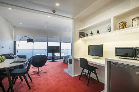 1866 Court & Suites Hotel