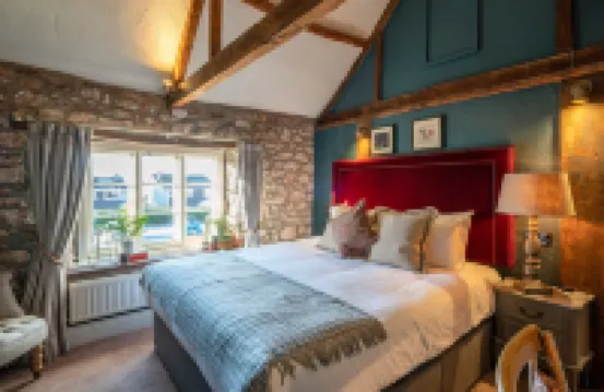 Bowl Inn Hotels in Almondsbury