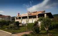 Hotel Zlatni Lav Hotel a Martinscica