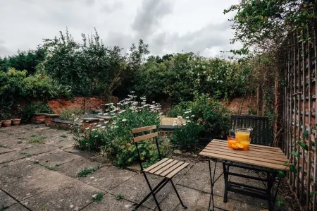 Park End House - Parking, Pet Friendly