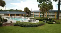Quality Inn & Suites Conference Center Thomasville - Pools