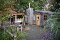 Charming 2-Bed Cabin in Sutton Coldfield Hotels in Sutton Coldfield