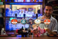 The Flying Pig Uptown - بار