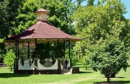 Charlesworth on the Park