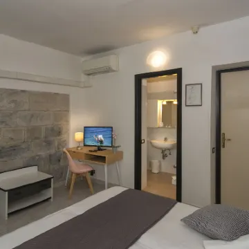 Hotel Amalfitana Hotels near Piazza dei Miracoli
