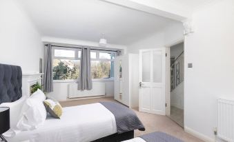 Skyvillion - Enfield 4Bed House W/Garden + Parking