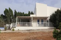 Modern 4-Bedroom Villa with A Private Pool