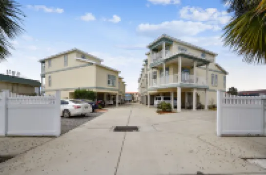 C 드림즈 바이 북 댓 콘도