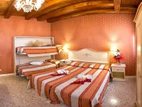 Hotel Conterie Hotels near Anfora