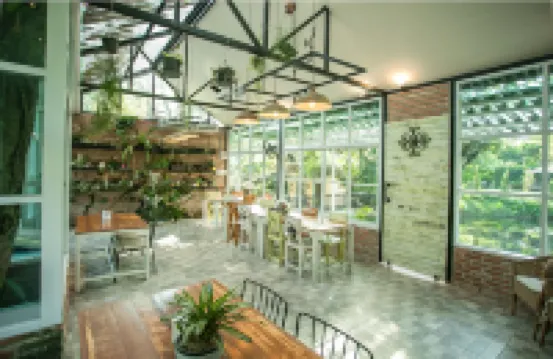 บ้านขนมปังขิง Gingerbread House โรงแรมใกล้วัดมณีวงศ์