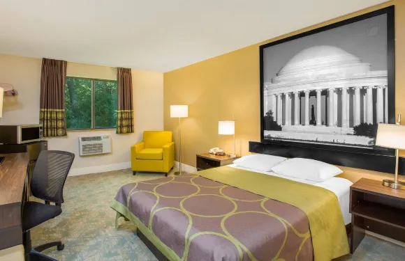 華爾道夫速8酒店