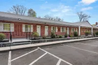 Ardsley Acres Hotel Court